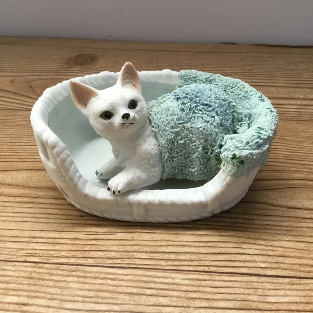 3 Ceramic Cats‎ With Blue Blankets